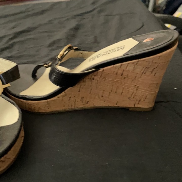 Brand New Michael Kor Wedge Sandels - Picture 7 of 7